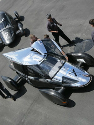 ce prototype a permis à l'équipe de gagner 5 millions de dollars au x prize.