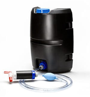 cet ensemble permet une épuration de l'eau à l'aide des radiations uv.