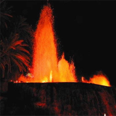 les éruptions effusives sont caractéristiques des volcans rouges.