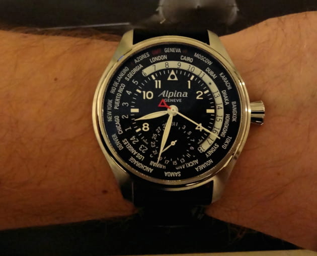 essai alpina worldtimer manufacture poignet
