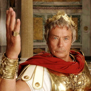 alain delon dans 'astérix aux jeux olympiques'.