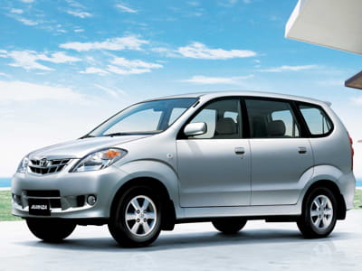 toyota avanza.