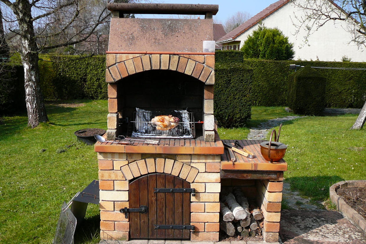 Un barbecue en briques réfractaires