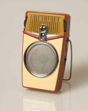 le transistor a permis de fabriquer des radios portables.