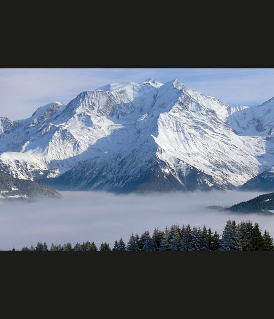 Le Mont-Blanc au-dessus de la mer de nuages