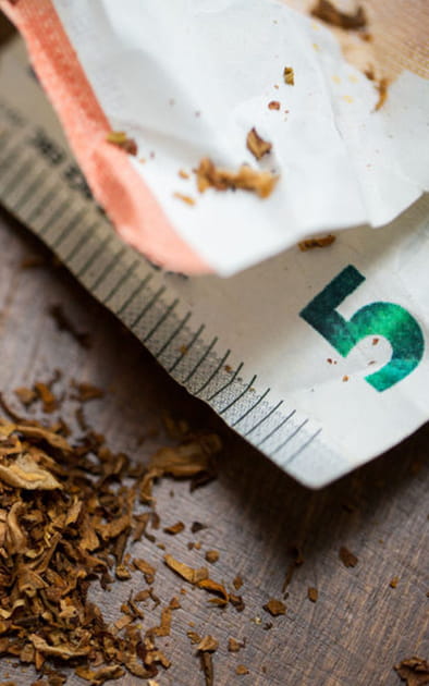 14&nbsp;% des coll&eacute;giens de milieu favoris&eacute; testent le cannabis avant 16&nbsp;ans