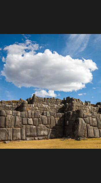 Sacsayhuaman : les pierres obscures