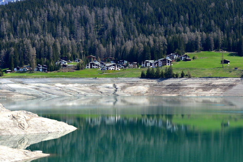 Les blanches vall&eacute;es des Grisons