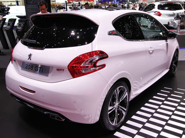 Peugeot 208 GTI Arrière