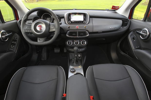 Une planche de bord moderne et sympathique