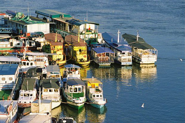 Le port à Tulcea, Roumanie