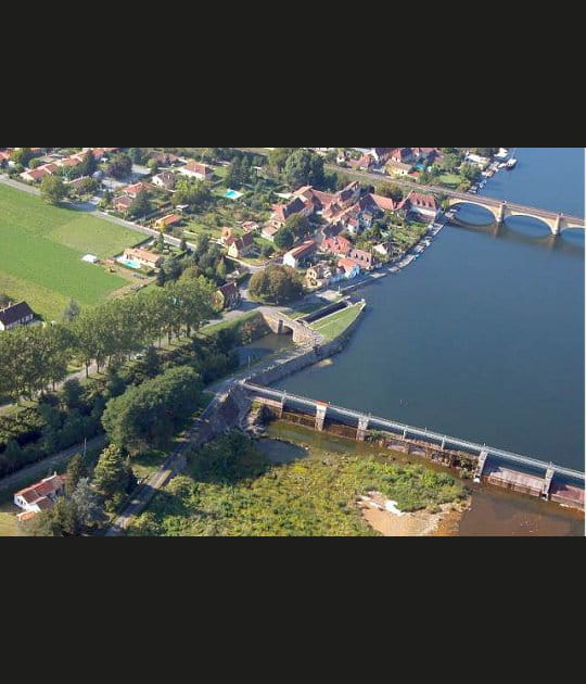 Barrage et &eacute;cluse de Mauzac