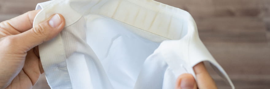 Taches de cr&egrave;me solaire sur les v&ecirc;tements&nbsp;: cet ingr&eacute;dient &agrave; moins d'un euro a le pouvoir de les faire disparaitre
