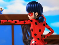 Miraculous, les aventures de Ladybug et Chat Noir : Le combat des Reines