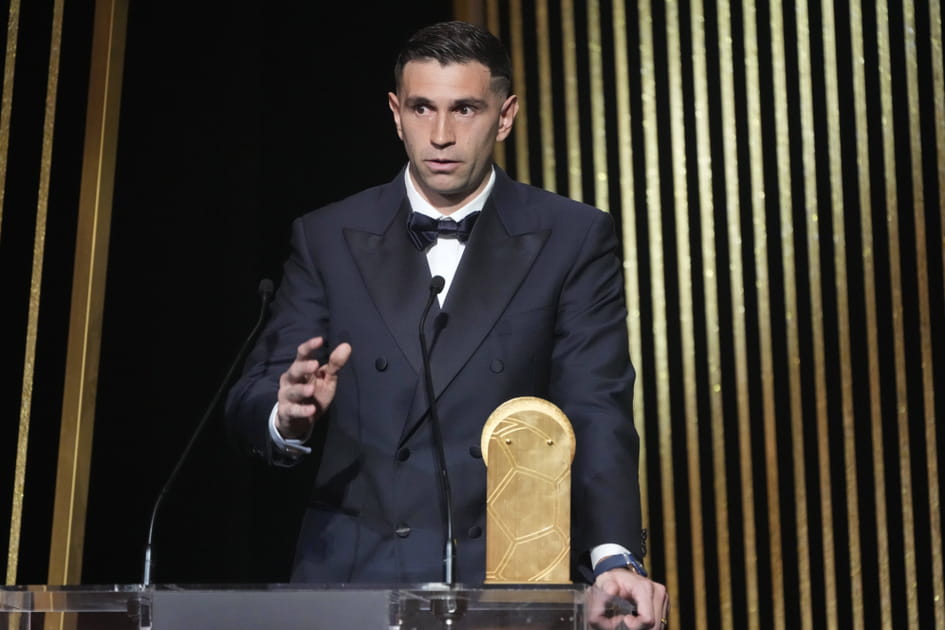 Emiliano Martinez, vainqueur du troph&eacute;e Yachine