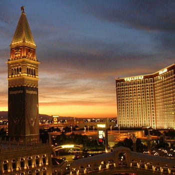 le soleil se lève sur las vegas