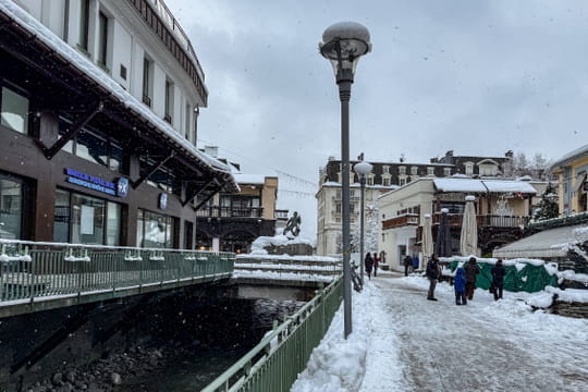Deux coups de froid &eacute;clairs &agrave; deux dates pr&eacute;cises en d&eacute;cembre, neige et verglas pourraient compliquer la fin d'ann&eacute;e