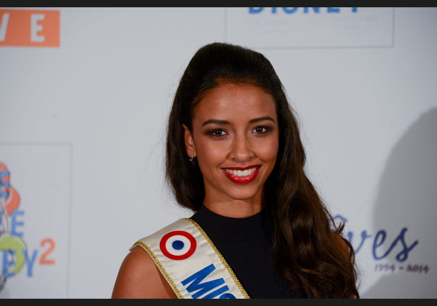 Flora Coquerel (2014)&nbsp;: Miss humanitaire