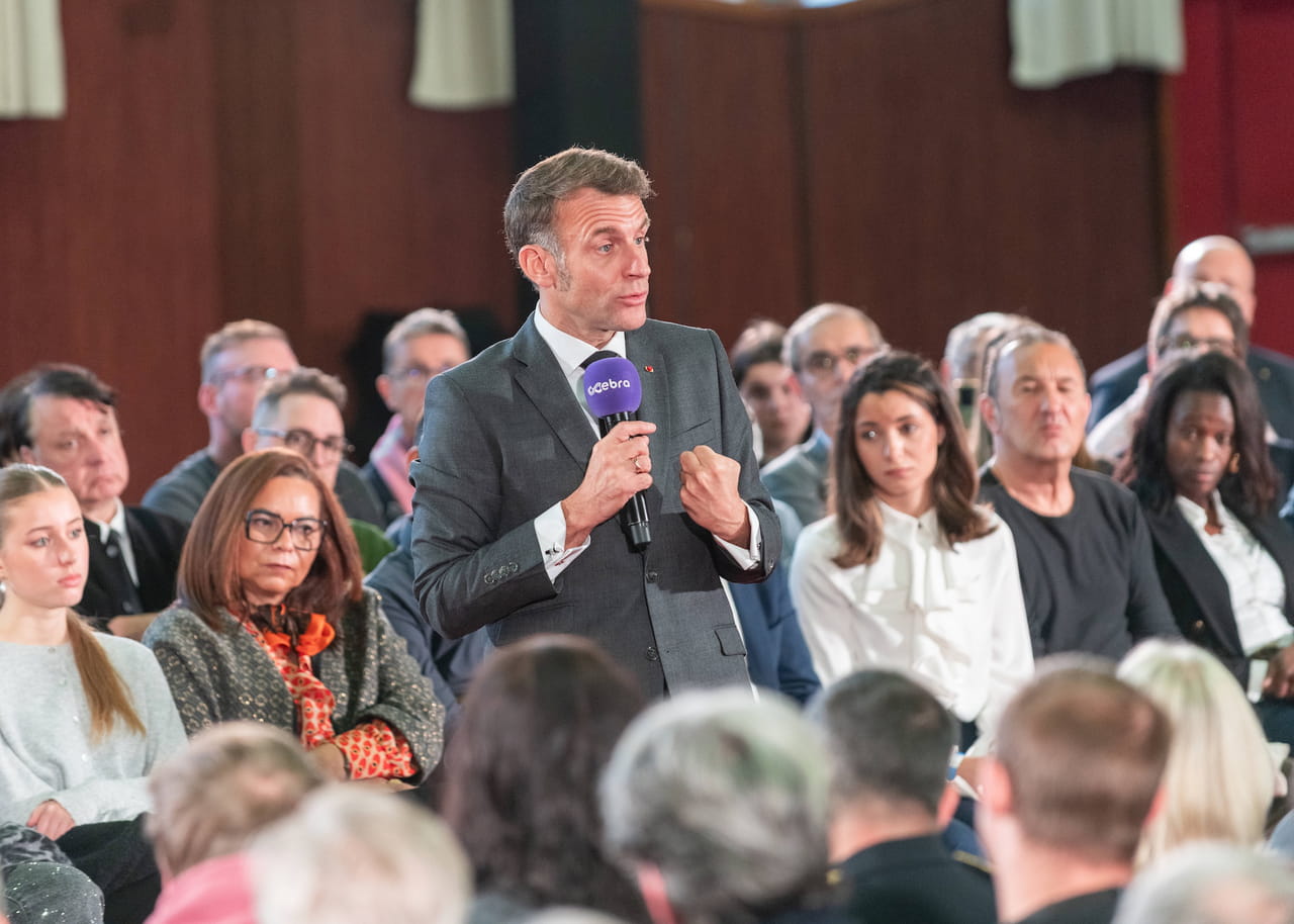 Brigitte Macron victime de rumeurs : Emmanuel Macron se confie sur ce qu'ils vivent intimement