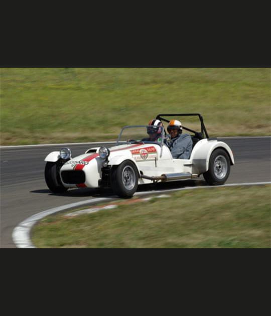 Lotus Seven&nbsp;: &quot;light is right&quot;