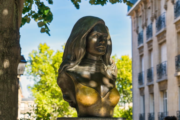 Le buste de Dalida à Paris