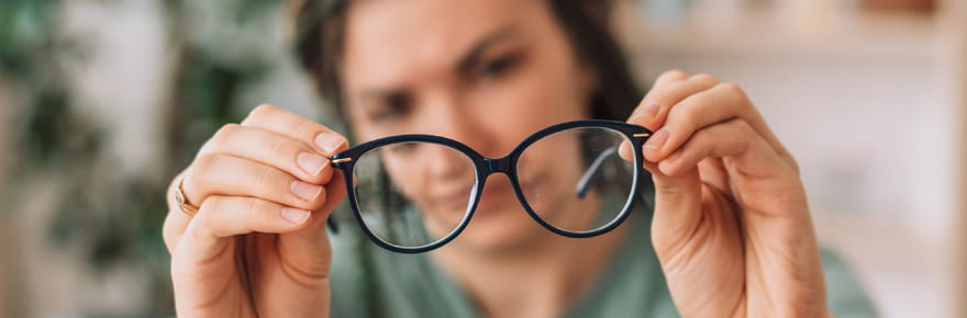 C'est LA solution faite maison pour &eacute;liminer les rayures de vos lunettes