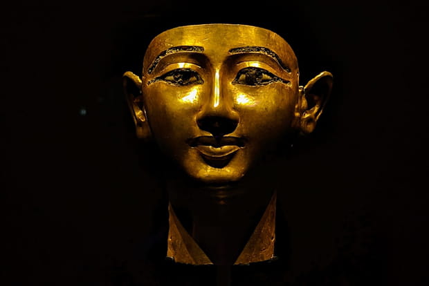 Masque funéraire en or d'Oundjebaouendjed