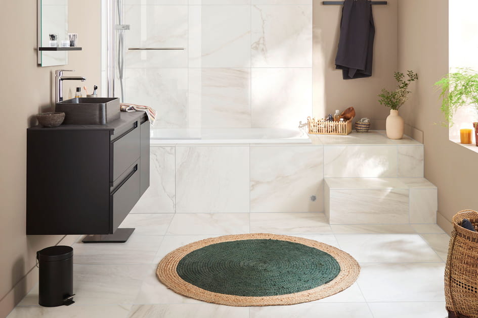 Le rev&ecirc;tement de sol parfait pour une salle de bains chic et &eacute;l&eacute;gante