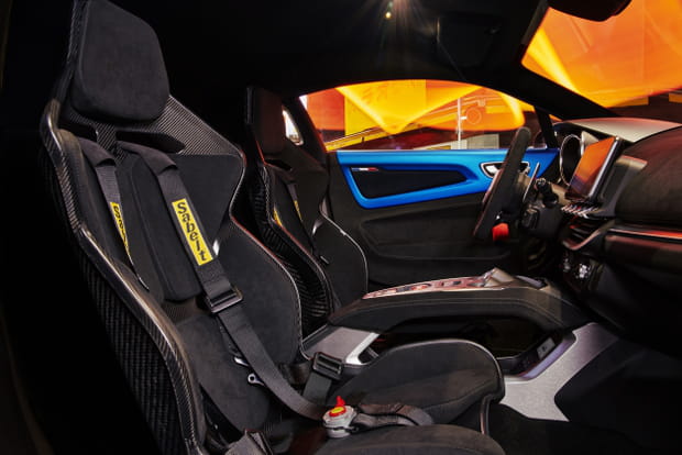 Montez à bord de la nouvelle Alpine A110 R "radicale" !