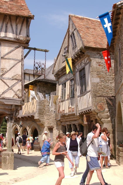 A qui appartient le Puy du Fou&nbsp;?
