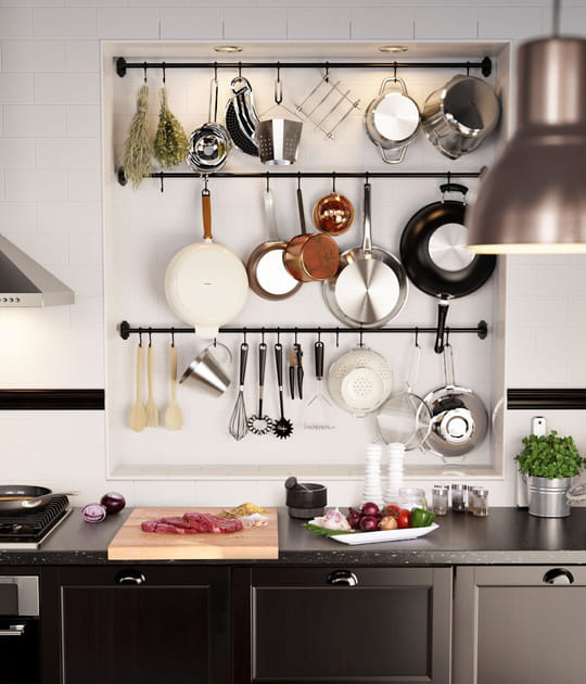 Des barres de cr&eacute;dence pour les casseroles et accessoires