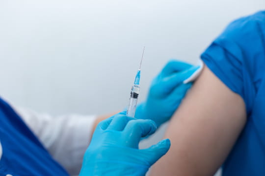 Covid-19&nbsp;: la campagne de vaccination encore prolong&eacute;e jusqu'&agrave; cette date face au risque de &quot;reprise &eacute;pid&eacute;mique&quot; cet &eacute;t&eacute;&nbsp;?