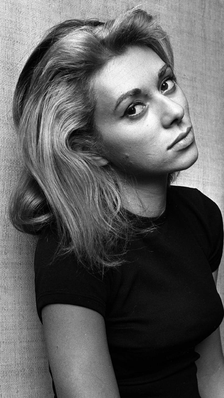 Mireille Darc La Grande Sauterelle Du Cinema Francais