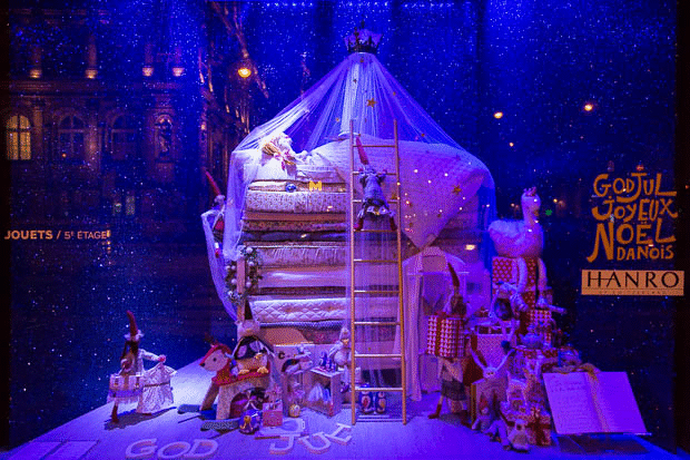 La princesse à la boule de Noël