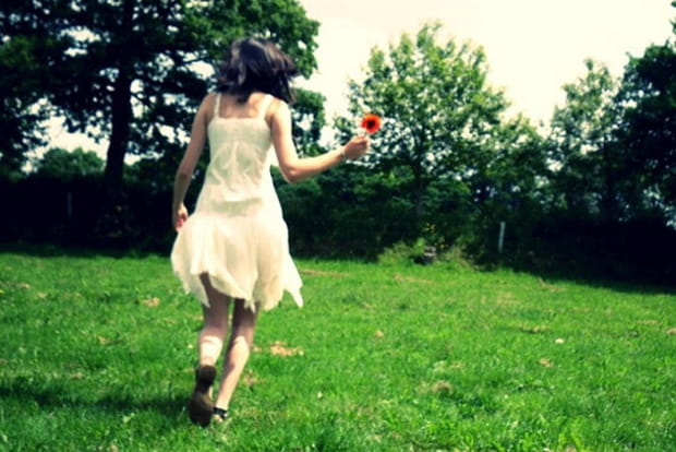 La jeune fille au coquelicot