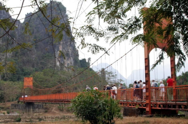 Pont suspendu à Vang Vien