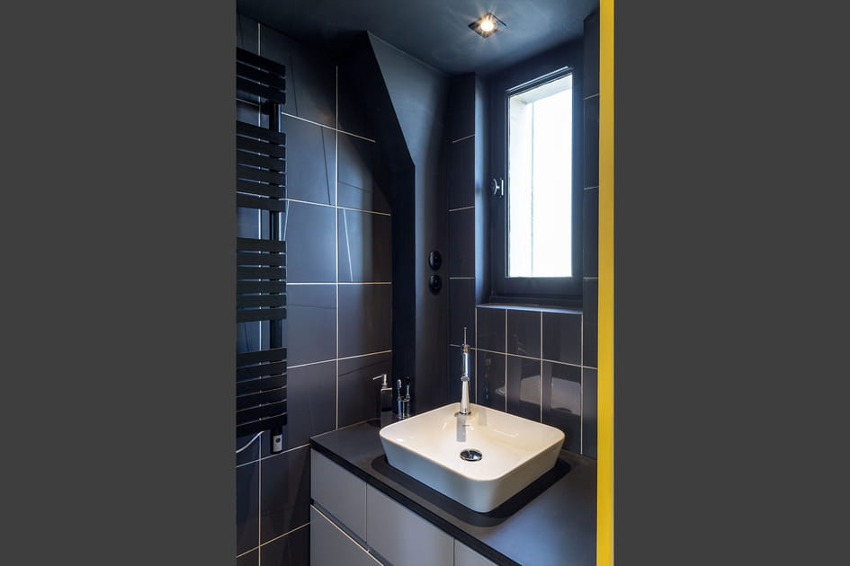 La salle de bains apr&egrave;s&nbsp;: la partie lavabo