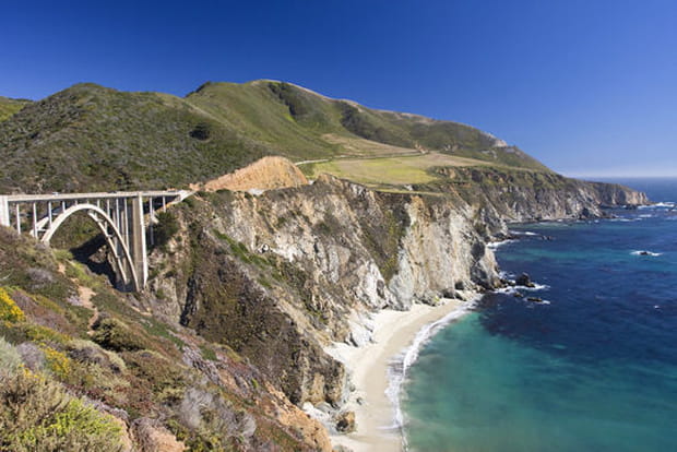 Au delà des falaises