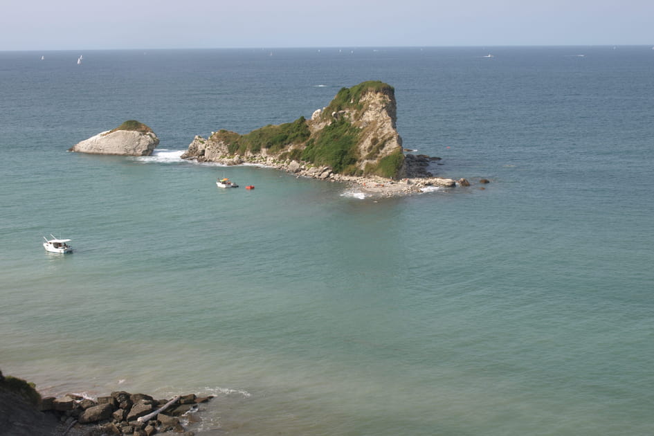 La baie de Loya, un petit paradis de sable blanc baign&eacute; d'eau turquoise