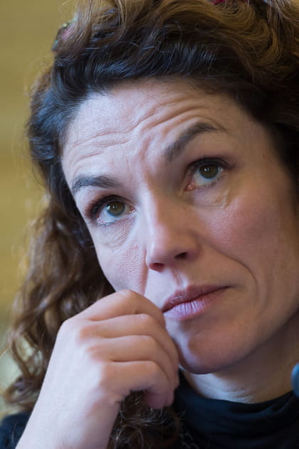 Un salaire mis &quot;entre les mains du gouvernement&quot; (2/3)
