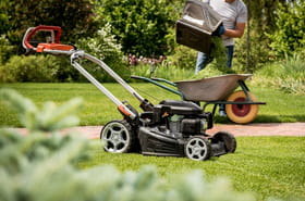 Trop de monde oublie ce geste&nbsp;: voici ce qu'il ne faut absolument pas n&eacute;gliger avant de ranger sa tondeuse pour l'hiver