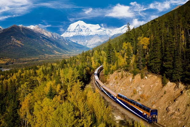 Les Rocheuses canadiennes en train à bord du Rocky Mountaineer