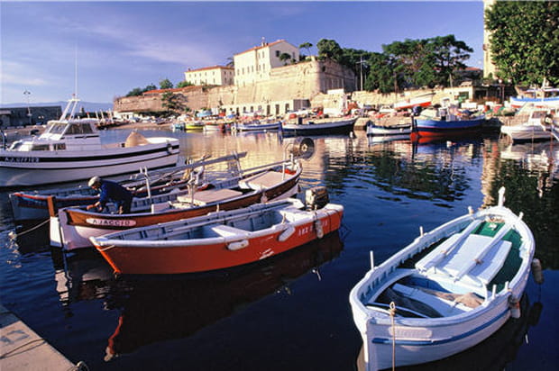 Le port Tino-Rossi