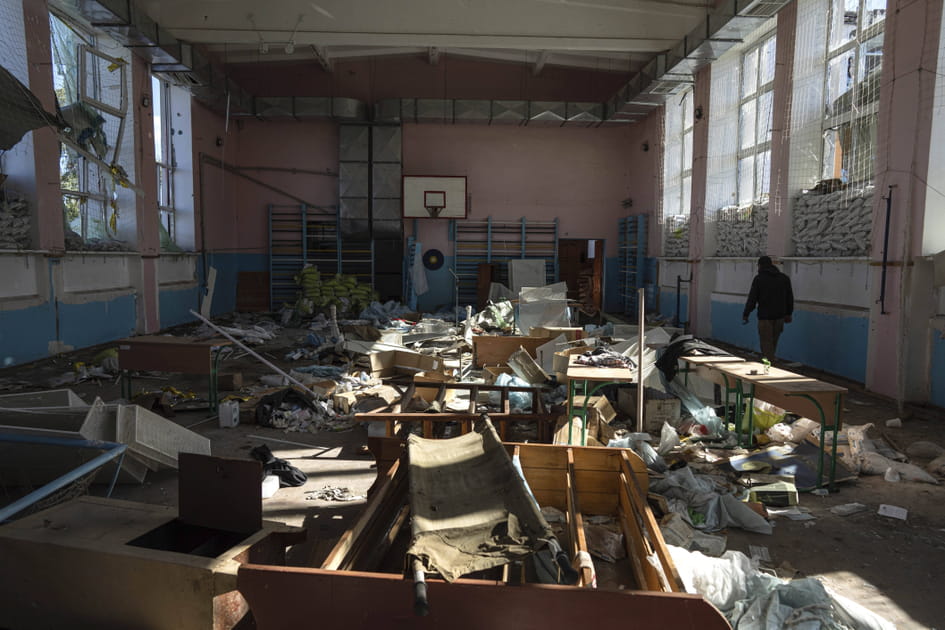 Salle de sport transform&eacute;e en h&ocirc;pital