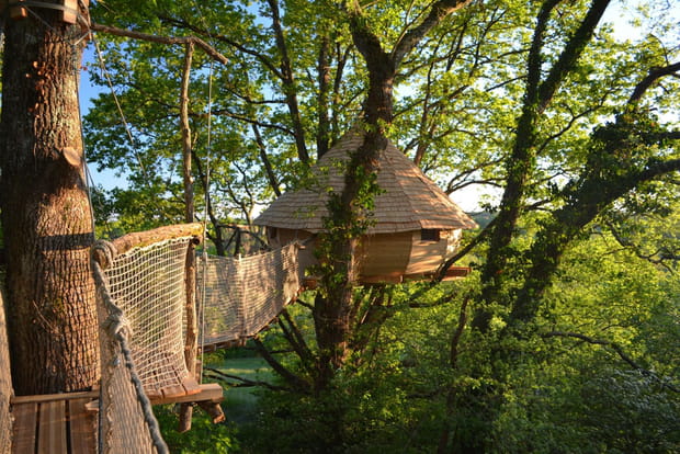 Une cabane dans les arbres dans le Gers