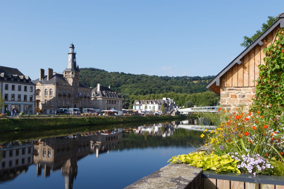 Ch&acirc;teaulin, travers&eacute;e par l'Aulne
