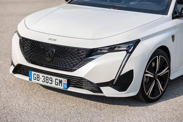 Une face avant très agressive