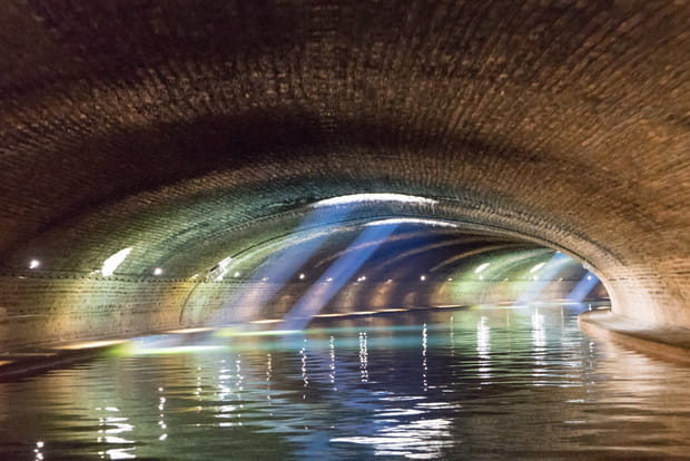 La rive cachée du canal Saint-Martin à Paris
