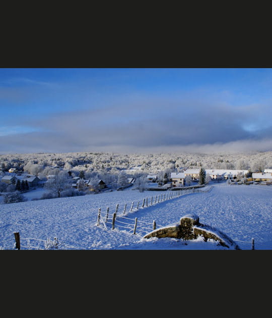 Le bleu d'un soir sous la neige