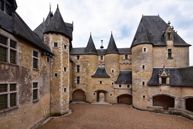 Le Château de Fougères-sur-Bièvre, une architecture insolite à ne pas manquer